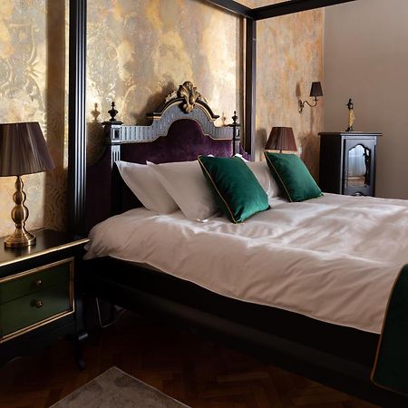 Magister Seven Bed & Breakfast Sibiu Bagian luar foto