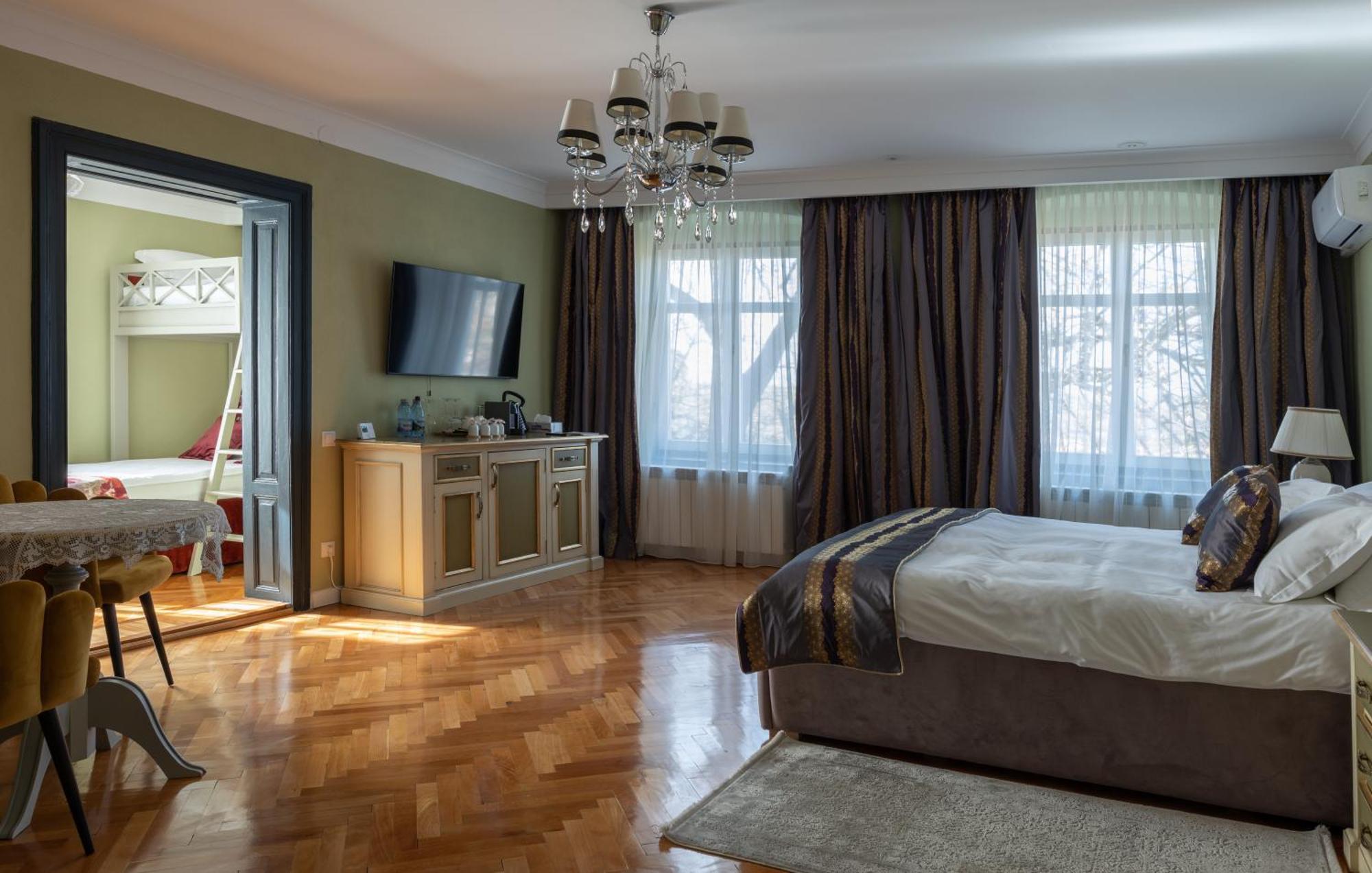 Magister Seven Bed & Breakfast Sibiu Bagian luar foto