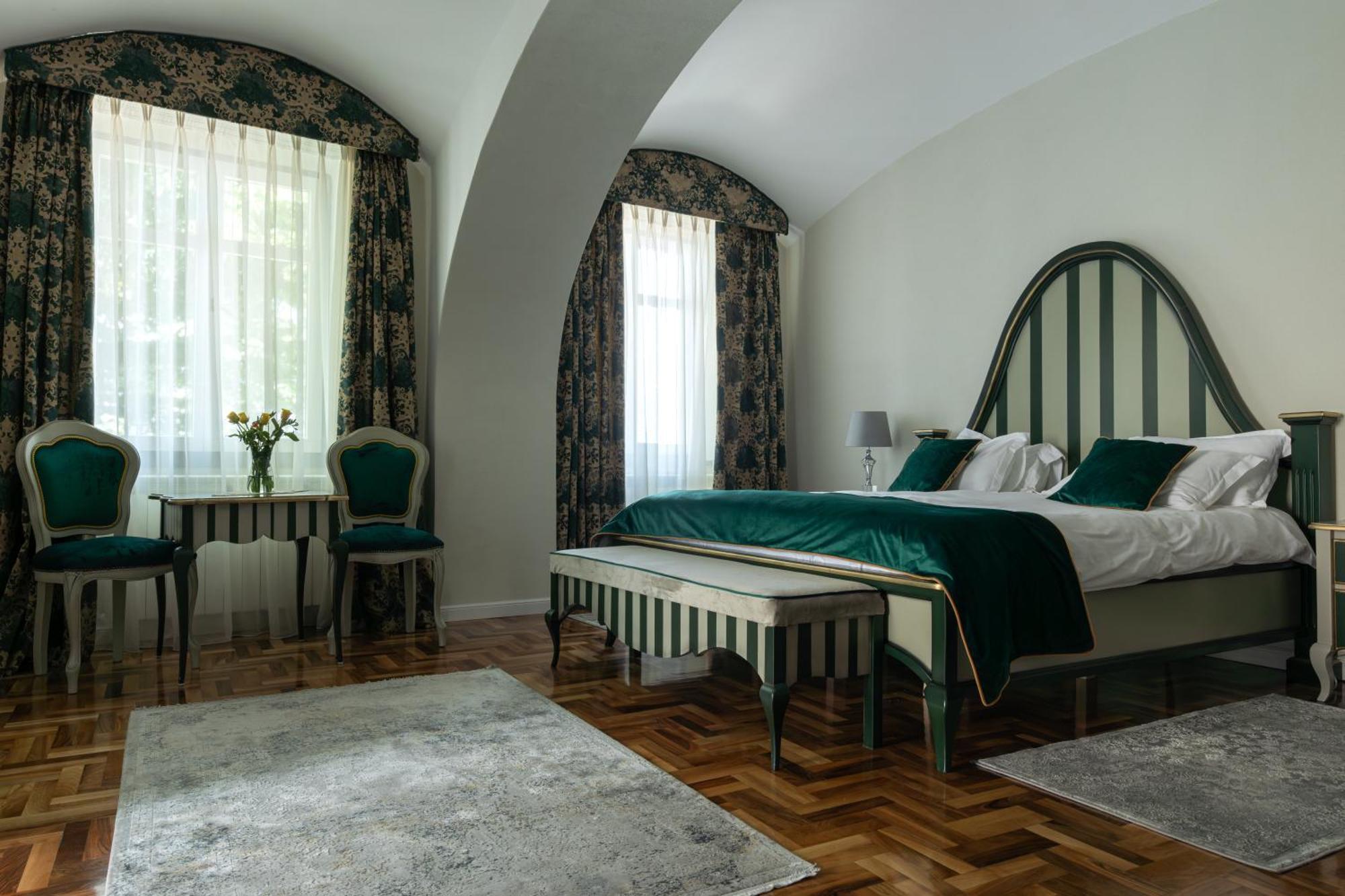Magister Seven Bed & Breakfast Sibiu Bagian luar foto