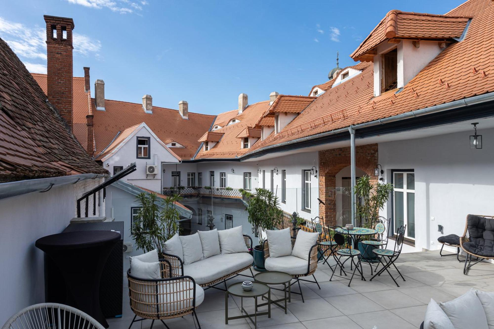 Magister Seven Bed & Breakfast Sibiu Bagian luar foto