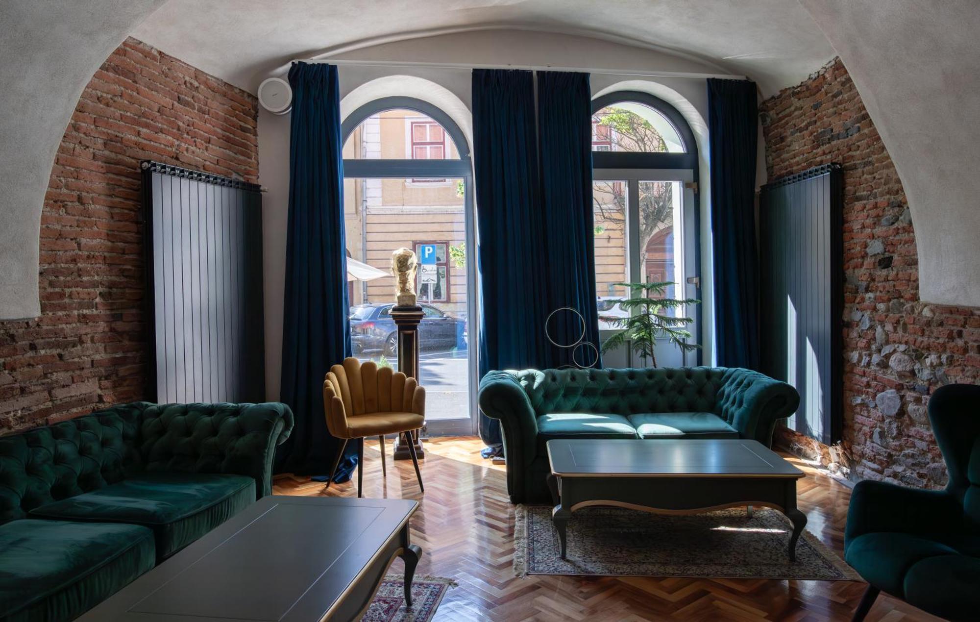 Magister Seven Bed & Breakfast Sibiu Bagian luar foto