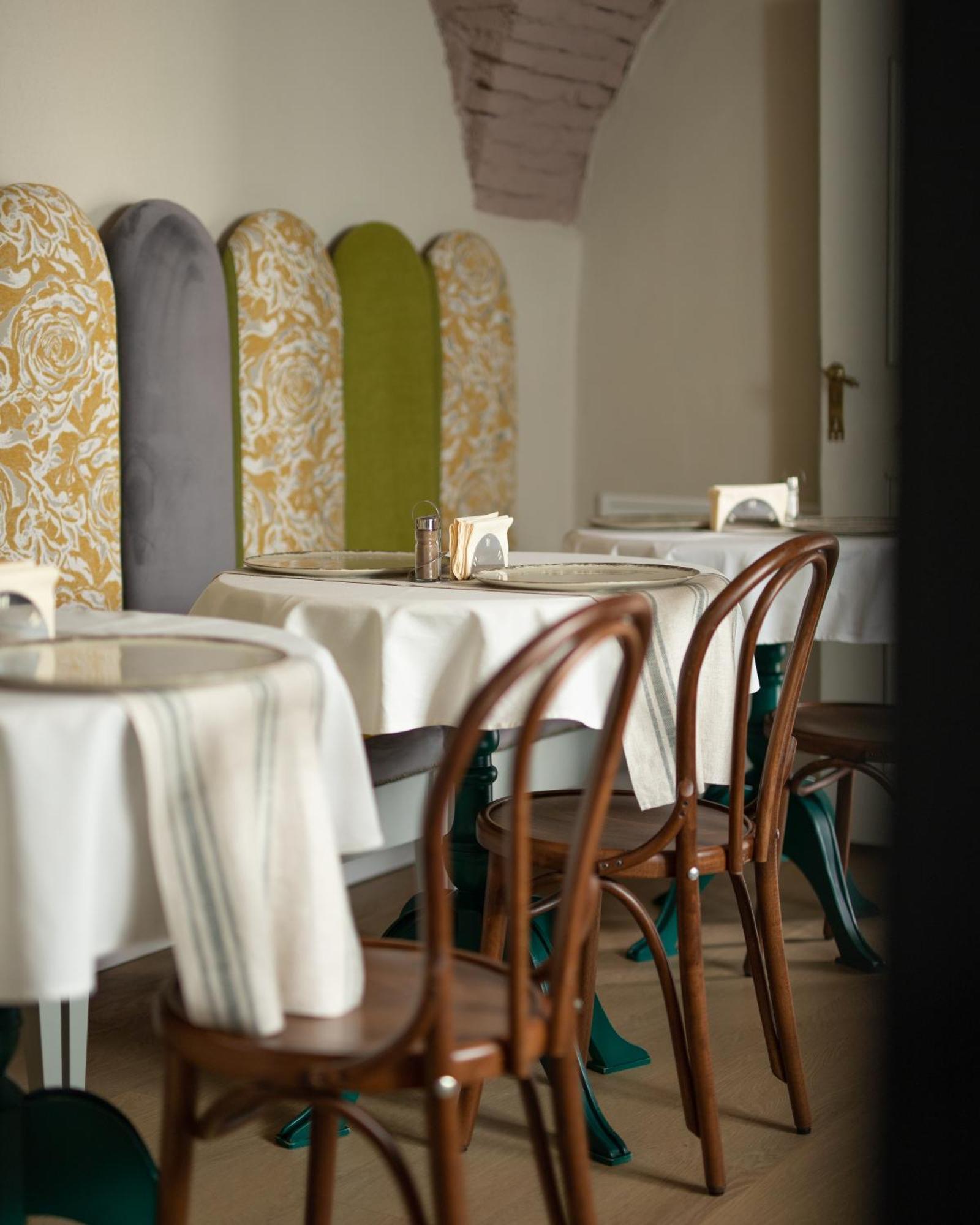 Magister Seven Bed & Breakfast Sibiu Bagian luar foto