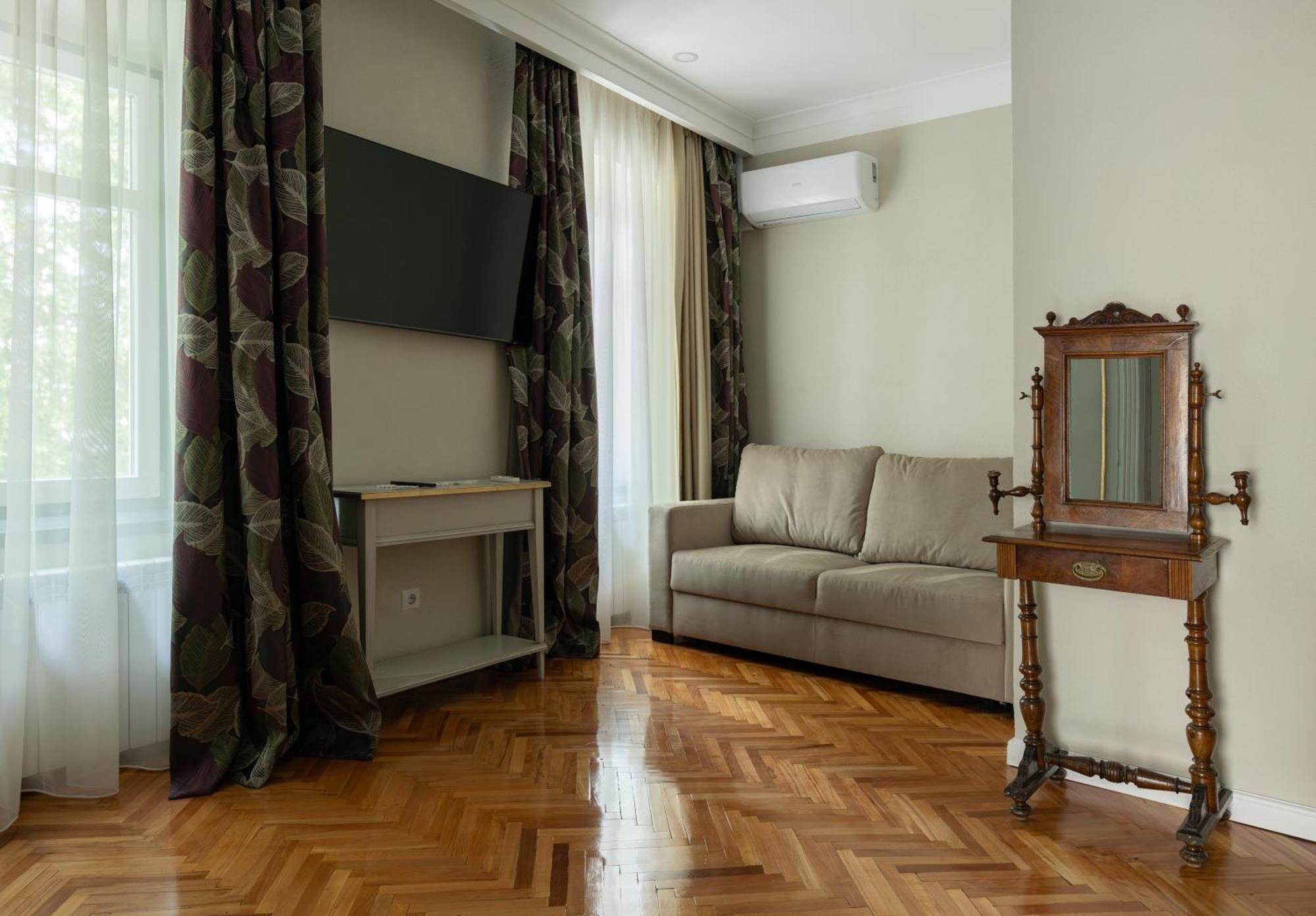 Magister Seven Bed & Breakfast Sibiu Bagian luar foto