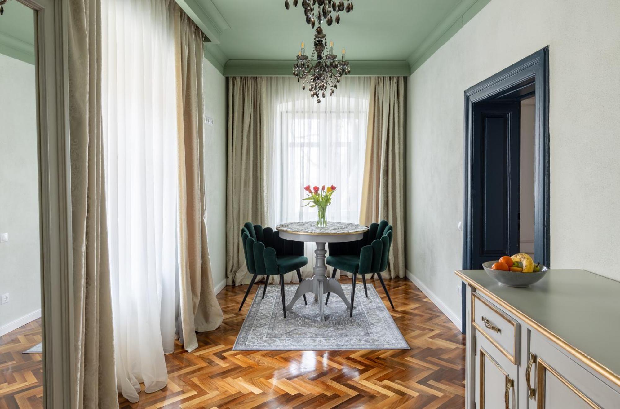 Magister Seven Bed & Breakfast Sibiu Bagian luar foto