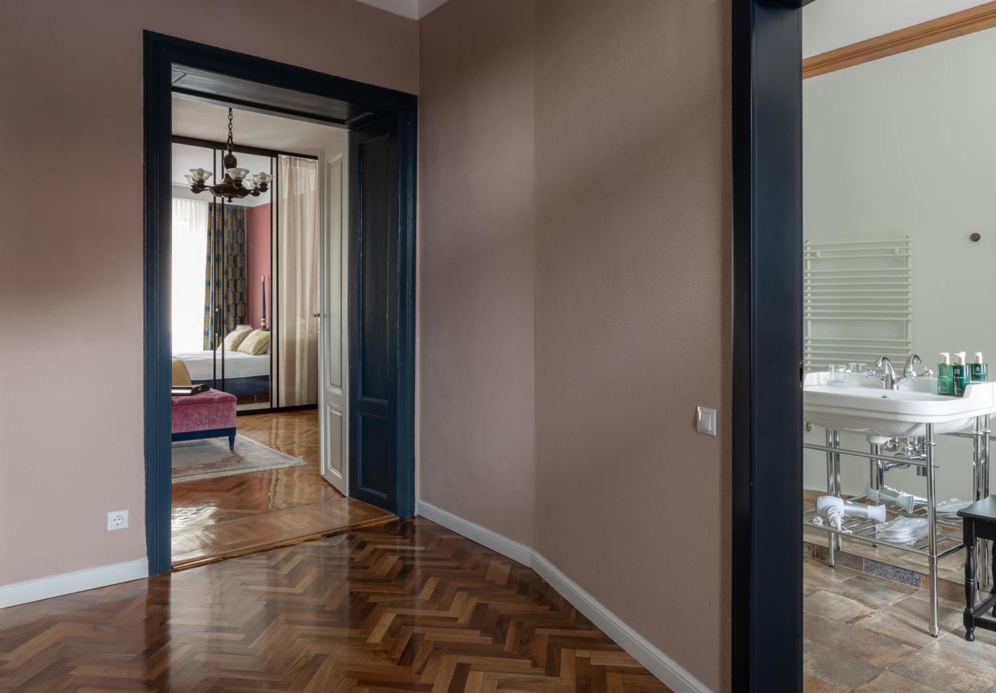 Magister Seven Bed & Breakfast Sibiu Bagian luar foto