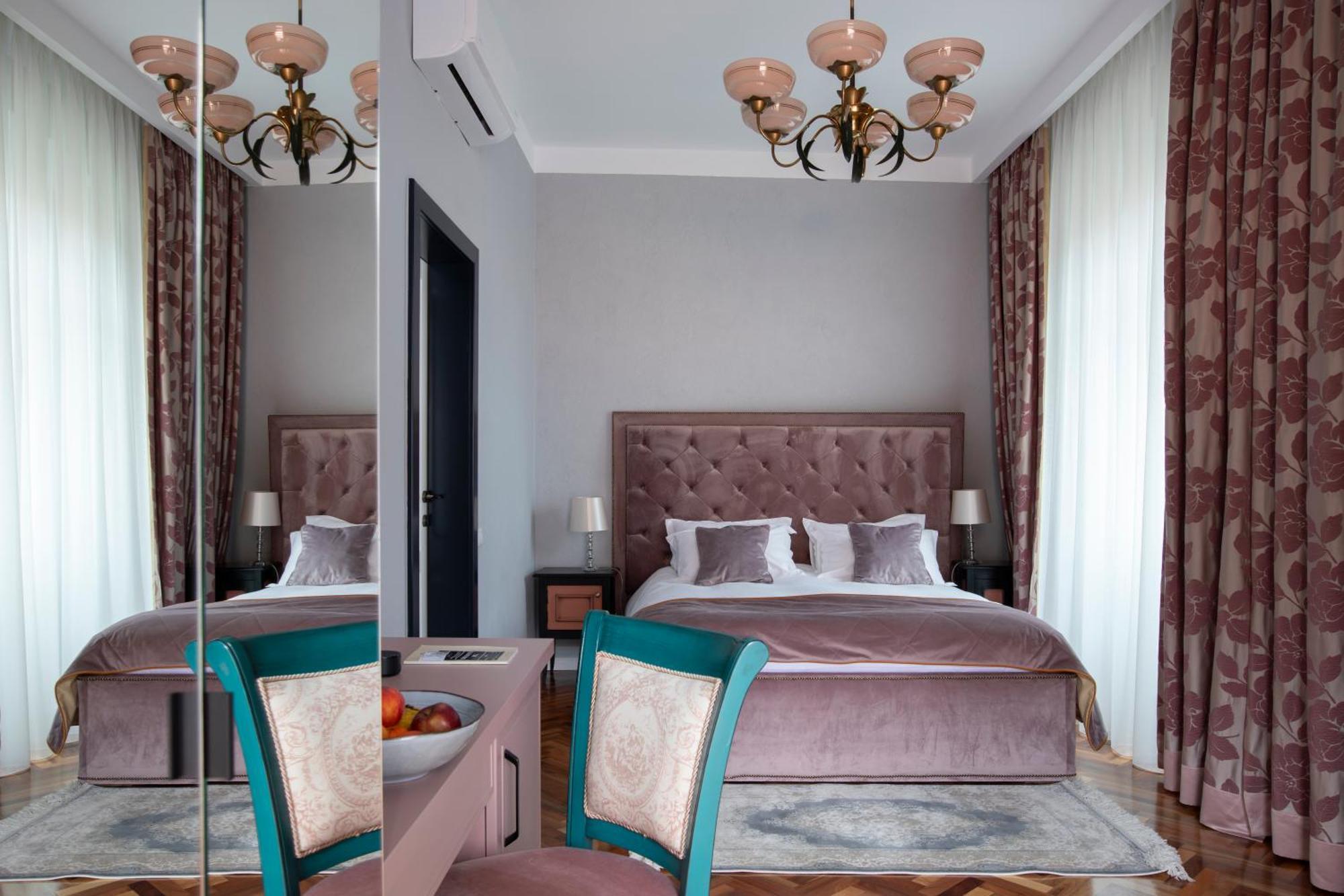 Magister Seven Bed & Breakfast Sibiu Bagian luar foto